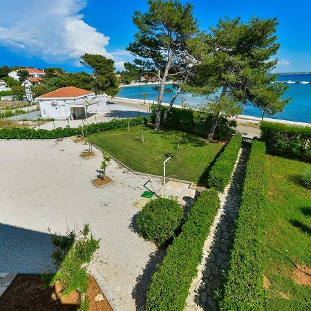 Apartments In House Liveric, In Vir At The Beach Esterno foto