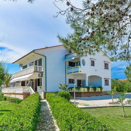 Apartments In House Liveric, In Vir At The Beach Esterno foto