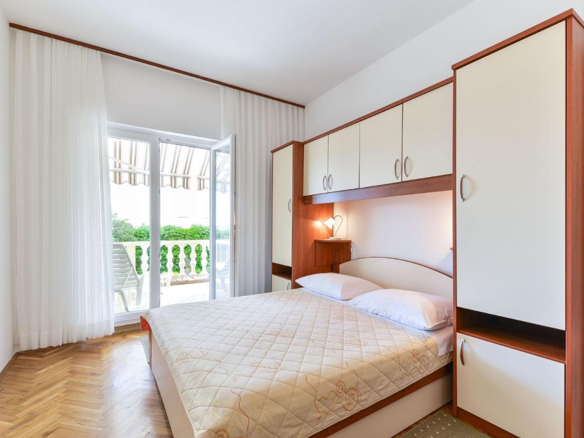 Apartments In House Liveric, In Vir At The Beach Esterno foto